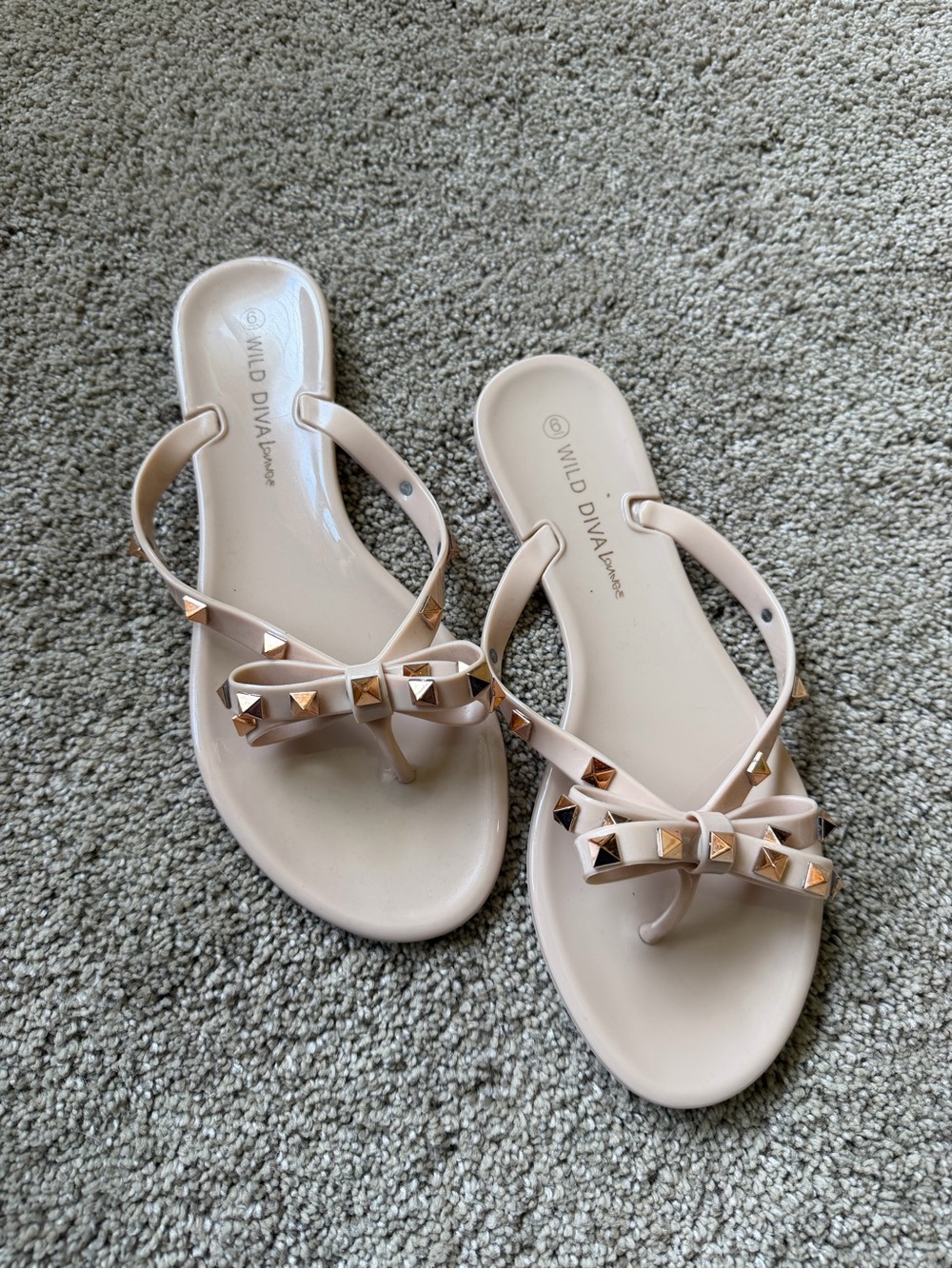 Wild diva nude stuffed flip flops